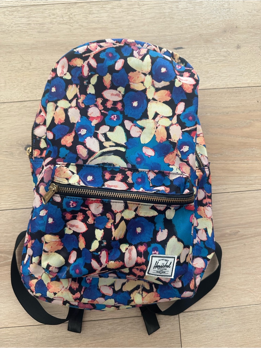 This Herschel Supply Company backpack NWOT - Picture 3 of 8
